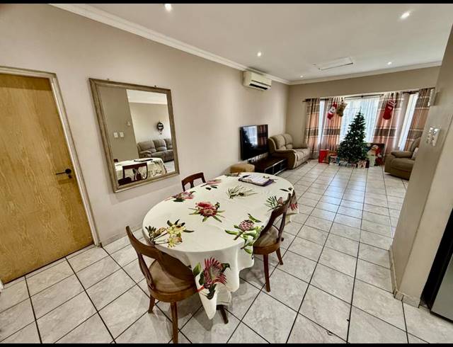 3 BEDROOM TOWNHOUSE FOR SALE IN HAYFIELDS